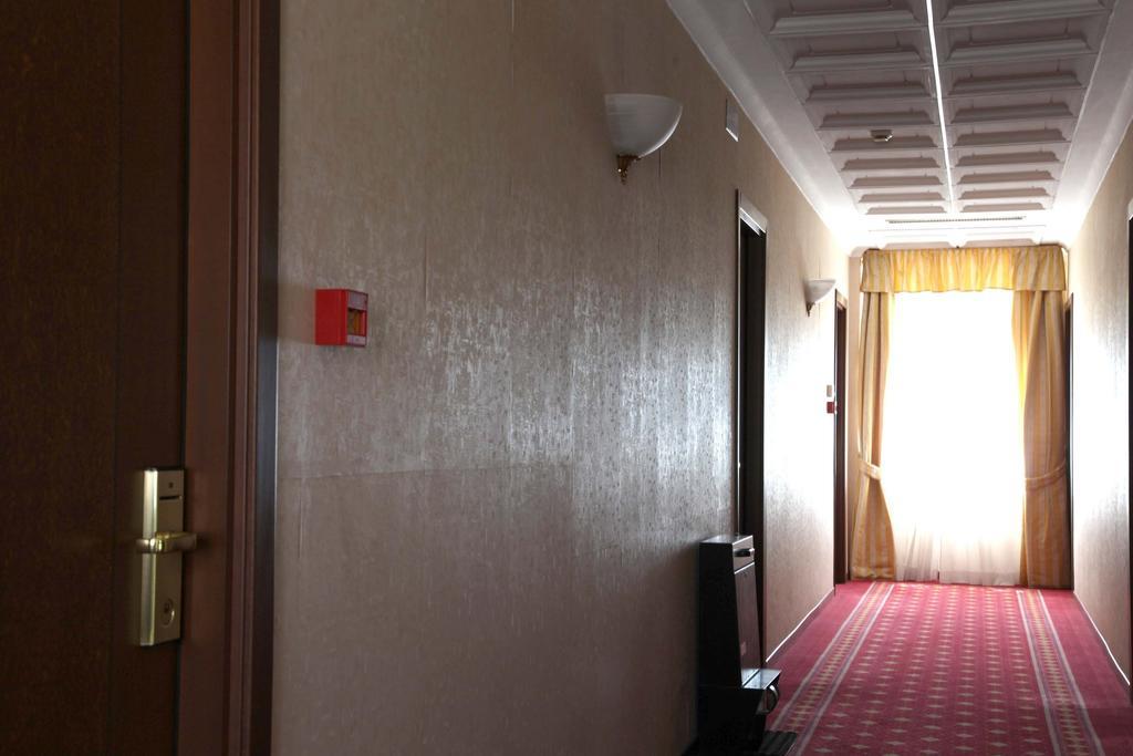 Hotel Jolly كاستروفيلاري المظهر الخارجي الصورة